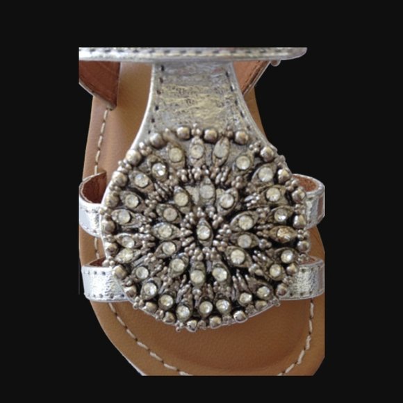 Pazitos Silver Medallion Sandals - Picture 3 of 4